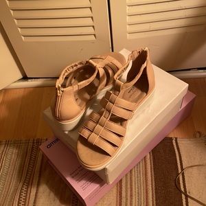 CLARKS ultimate comfort collection leather sandals